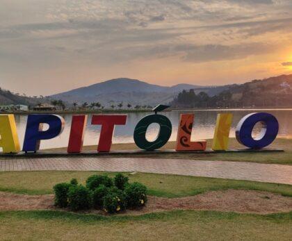O que fazer em Capitólio nas férias de julho? Conheça a Cachoeira Canela de Ema. O Guia de Fuga: Das Metrópoles para o Silêncio de Capitólio nas Férias de Julho Viver em uma metrópole como São Paulo, Rio de Janeiro, Belo Horizonte ou Brasília é, muitas vezes, um exercício de resistência. O barulho incessante das avenidas, o fluxo frenético do trânsito na Marginal Tietê ou na Esplanada dos Ministérios e a onipresença das telas criam uma saturação mental que só o contato real com a natureza pode curar. Ao planejar o que fazer em Capitólio nas férias de julho, o turista dessas regiões busca, acima de tudo, uma desconexão estratégica. Em 2026, a tendência do "Slow Travel" (viagem sem pressa) se consolida, e a Cachoeira Canela de Ema surge como o destino mais inteligente para quem busca o "Mar de Minas" sem abrir mão do conforto, da segurança e, principalmente, do silêncio. Neste guia completo de 2.500 palavras, vamos detalhar por que o KM 304 da Rodovia MG-050 é a sua coordenada definitiva para o descanso em julho.